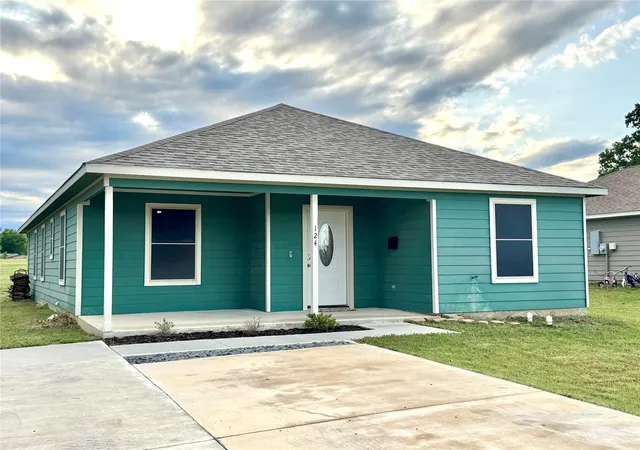 Homes for sale in Chico, TX | 124 Oakwood St, Chico, TX 76431 | MLS# 21283941