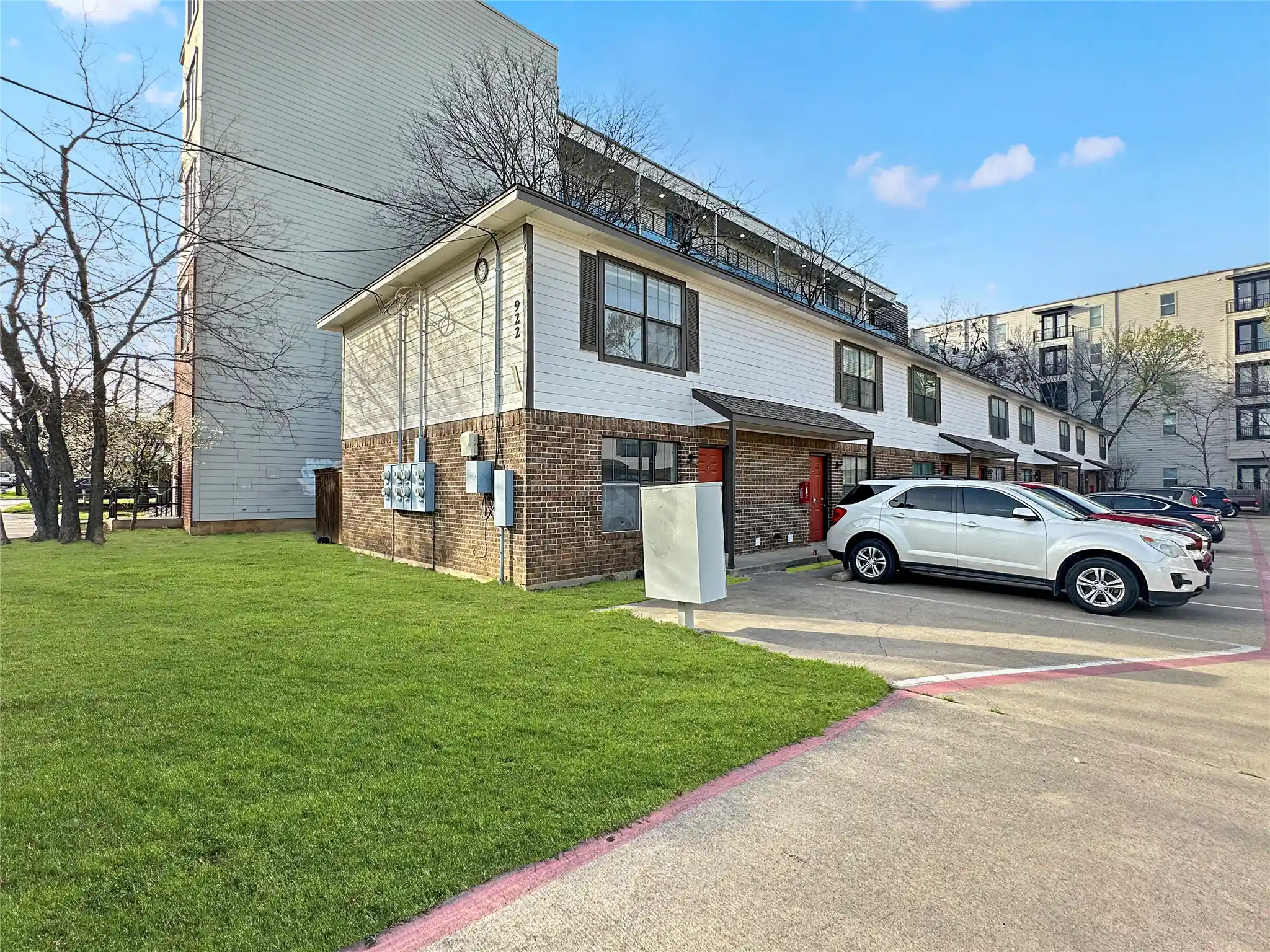 Listing Photo 1 - Condo for sale in 922 Fannin St located at 922 Fannin St, Denton, TX 76201 - Unit #109