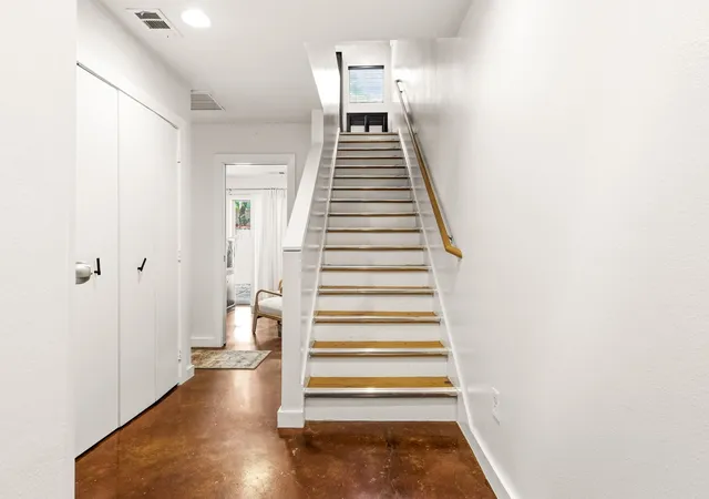 Photo 3 of Condo for sale at 3836 San Jacinto St, Dallas, TX 75204 | MLS# 21286347 | Listing updated on 2026-08-18