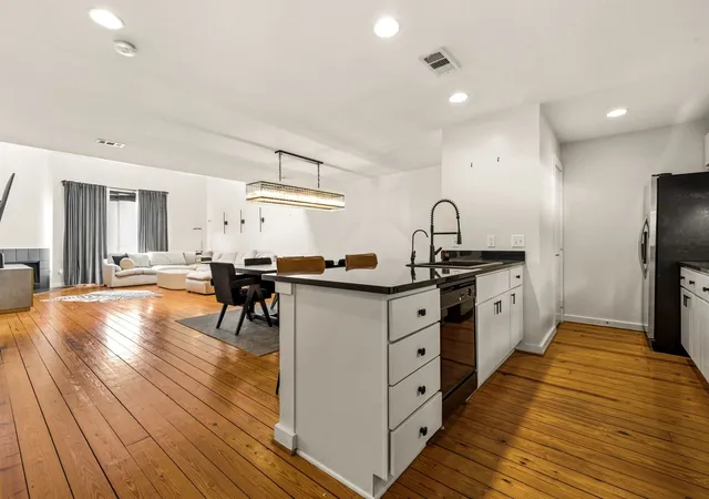 Photo 1 of Condo for sale at 3836 San Jacinto St, Dallas, TX 75204 | MLS# 21286347 | Listing updated on 2026-10-03