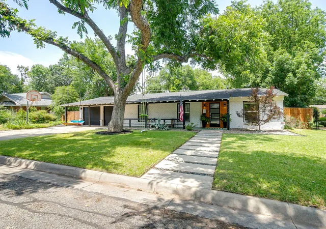 2nd image of 4224 Lanark Ave, Fort Worth, TX 76109 | MLS# 21284721