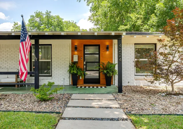 3rd image of 4224 Lanark Ave, Fort Worth, TX 76109 | MLS# 21284721