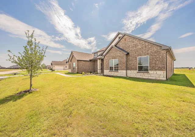 Photo 3 of Single family home for sale at 430 Harvest Time Ln, Venus, TX 76084 | MLS# 21286382 | Listing updated on 2026-08-25