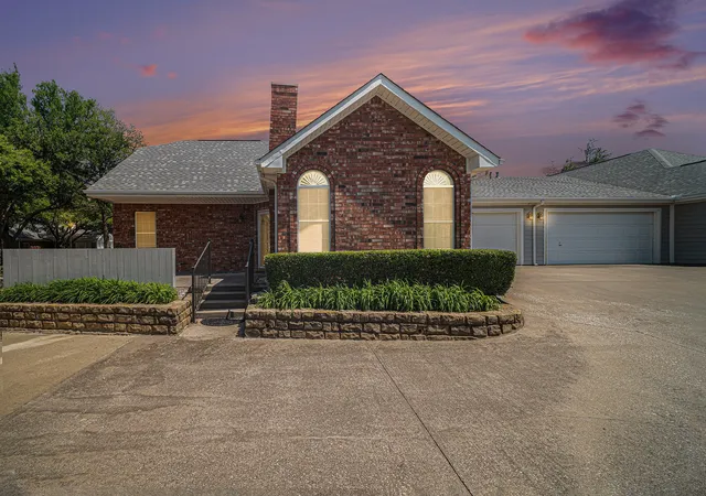 Photo 2 of Condo for sale at 6127 Welden Ct, Fort Worth, TX 76132 | MLS# 21286397 | Listing updated on 2026-08-29