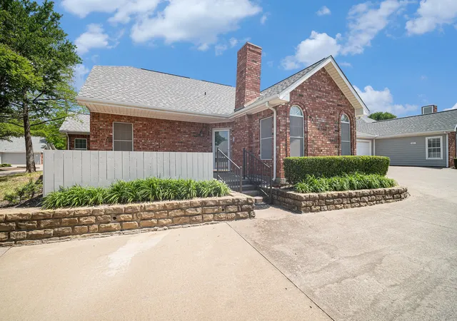 Photo 3 of Condo for sale at 6127 Welden Ct, Fort Worth, TX 76132 | MLS# 21286397 | Listing updated on 2026-08-29