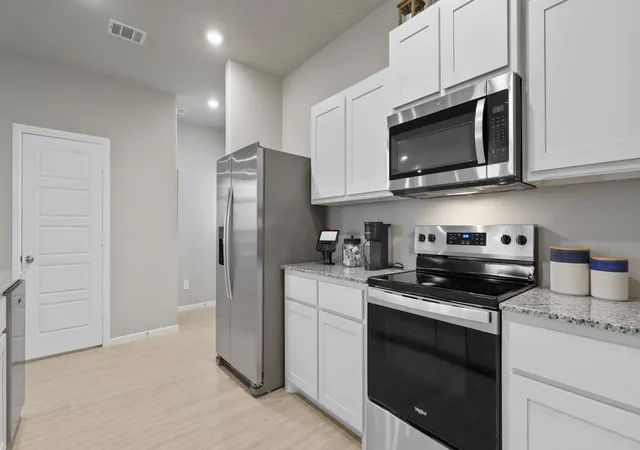 Photo 3 of Single family home for sale at 3132 Maple Orchard Ln, Fort Worth, TX 76140 | MLS# 21282703 | Listing updated on 2026-08-27