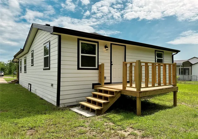 Homes for sale in Point, TX | 615 Smith Cir, Point, TX 75472 | MLS# 21286461