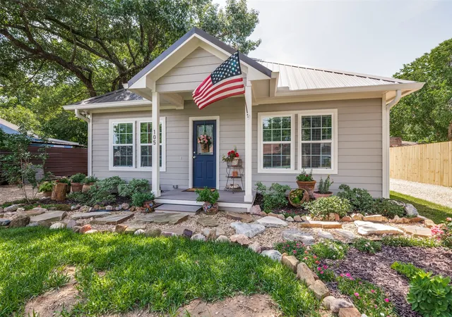 Homes for sale in Seagoville, TX | 105 W Adkins St, Seagoville, TX 75159 | MLS# 21286372
