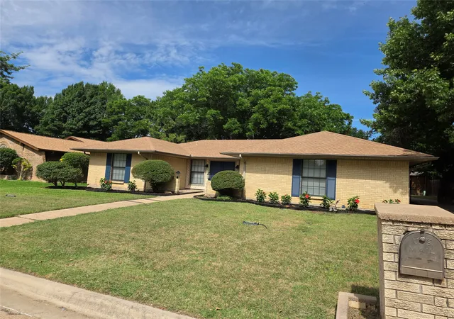 Homes for sale in Mansfield, TX | 1507 Clover Hill Rd, Mansfield, TX 76063 | MLS# 21286501