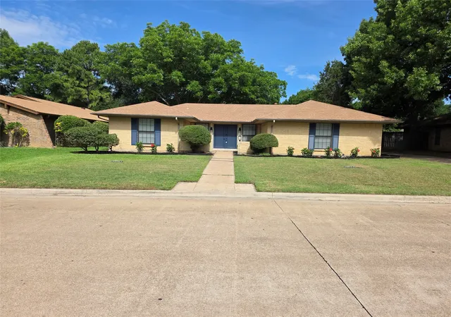 Homes for sale in Mansfield, TX | 1507 Clover Hill Rd, Mansfield, TX 76063 | MLS# 21286501