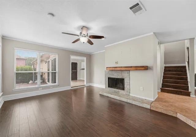 Homes for sale in Carrollton, TX | 2924 Peninsula Wy, Carrollton, TX 75007 | MLS# 21282245