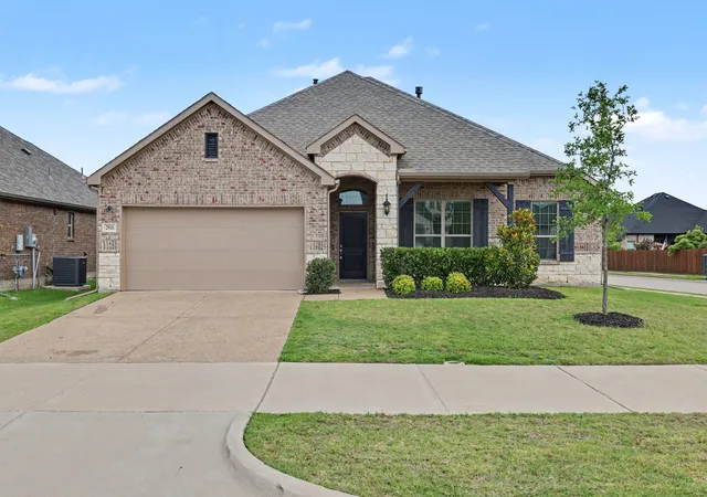 Photo 1 of Single family home for sale at 2916 Bobcat Dr, Melissa, TX 75454 | MLS# 21286455 | Listing updated on 2026-08-26