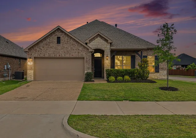 Photo 3 of Single family home for sale at 2916 Bobcat Dr, Melissa, TX 75454 | MLS# 21286455 | Listing updated on 2026-08-26