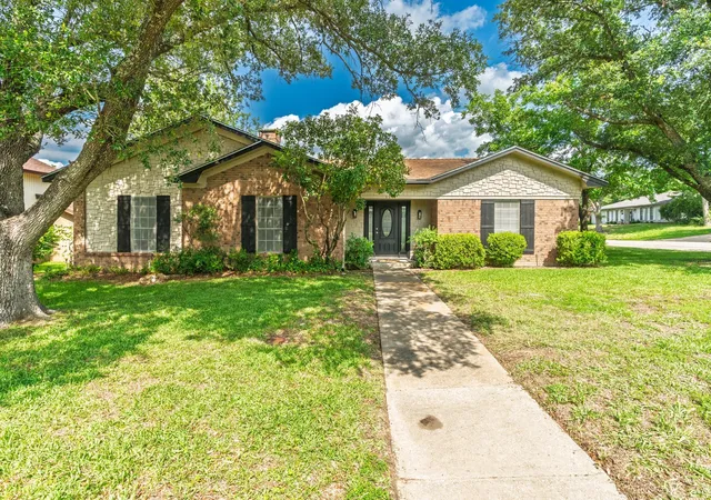 Photo 1 of Sale Pending at 509 Deer Dr, Greenville, TX 75402 | MLS# 21285708 | Listing updated on 2026-07-23