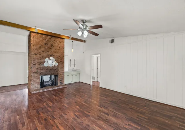 Photo 4 of Sale Pending at 509 Deer Dr, Greenville, TX 75402 | MLS# 21285708 | Listing updated on 2026-07-23