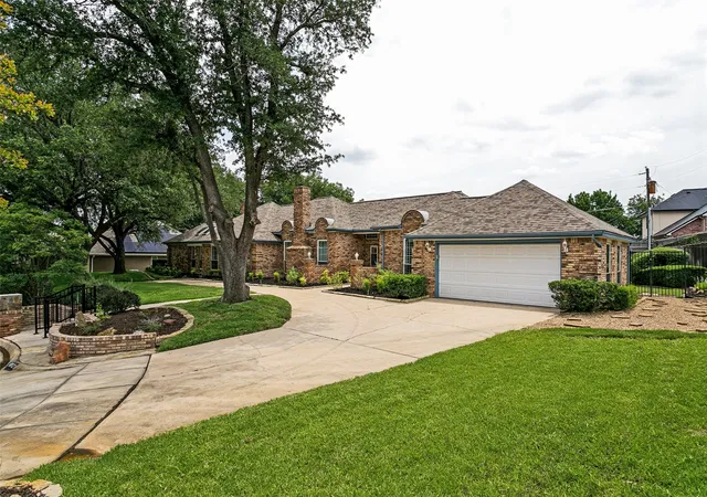 Homes for sale in Colleyville, TX | 5812 Ponderosa St, Colleyville, TX 76034 | MLS# 21241079