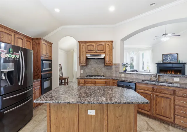 Photo 3 of Single family home for sale at 410 Charlie Wy, Weatherford, TX 76087 | MLS# 21286675 | Listing updated on 2026-10-04
