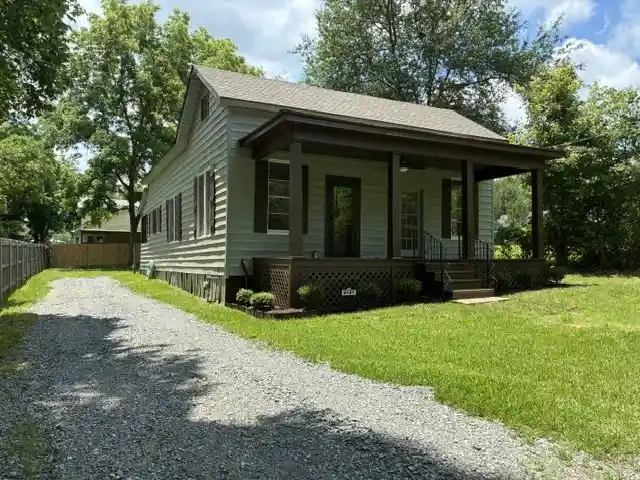 Single family home for sale at 9181 Mcclurg St, Greenwood, LA 71033 | MLS# 21286676