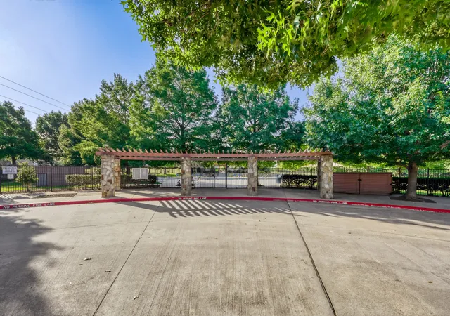 Homes for sale in Frisco, TX | 10096 Drawbridge Dr, Frisco, TX 75035 | MLS# 21283489