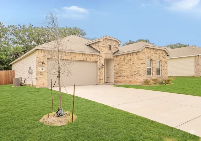 Photo 2 of Single family home for sale at 115 Kylie St, Cleburne, TX 76031 | MLS# 21286705 | Listing updated on 2026-08-23