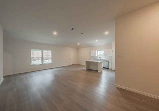 Photo 4 of Single family home for sale at 115 Kylie St, Cleburne, TX 76031 | MLS# 21286705 | Listing updated on 2026-08-23