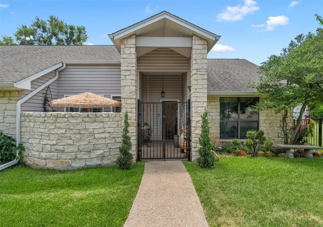 3rd image of 2812 Chimney Hill Dr, Waco, TX 76708 | MLS# 21286734