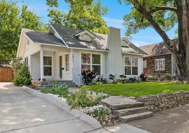 2nd image of 3821 W 5th St, Fort Worth, TX 76107 | MLS# 21284736