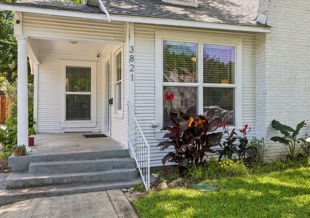 3rd image of 3821 W 5Th St, Fort Worth, TX 76107 | MLS# 21284736
