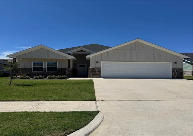 Homes for sale in Crowley, TX | 133 Magnolia Estates St, Crowley, TX 76036 | MLS# 21286751