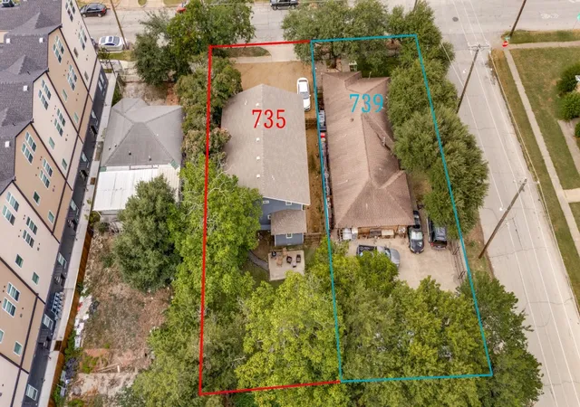 Photo 3 of House for sale at 739-741 W 10Th St, Dallas, TX 75208 | MLS# 21286758 | Listing updated on 2026-10-01