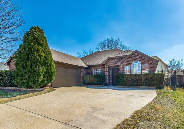 Photo 1 of Single family home for sale at 4621 Saint Francis Ave, Dallas, TX 75227 | MLS# 21286762 | Listing updated on 2026-09-16