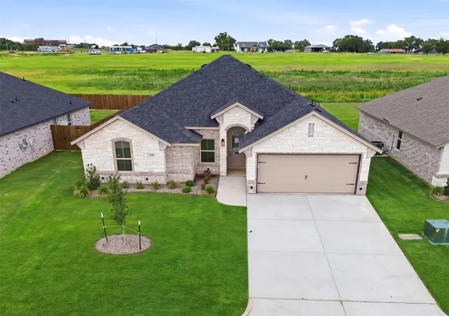 Homes for sale in Tolar, TX | 1366 Oleander Dr, Tolar, TX 76476 | MLS# 21279564