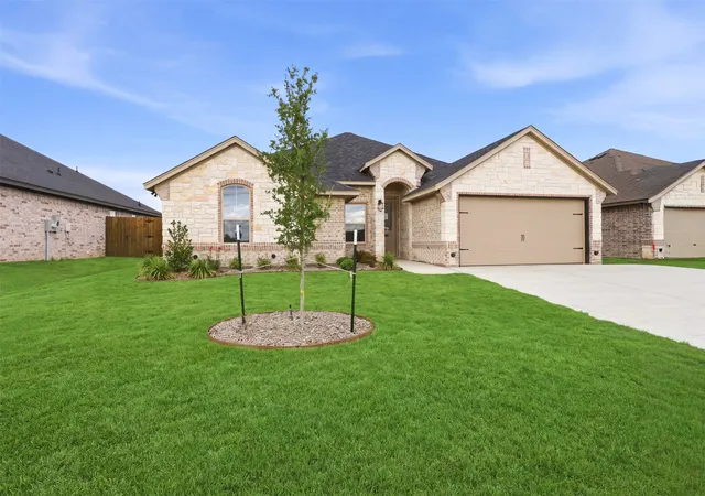 Homes for sale in Tolar, TX | 1366 Oleander Dr, Tolar, TX 76476 | MLS# 21279564