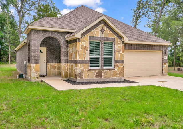 Photo 2 of Single family home for sale at 159 Private Road 8524, Van, TX 75790 | MLS# 21279345 | Listing updated on 2026-07-09