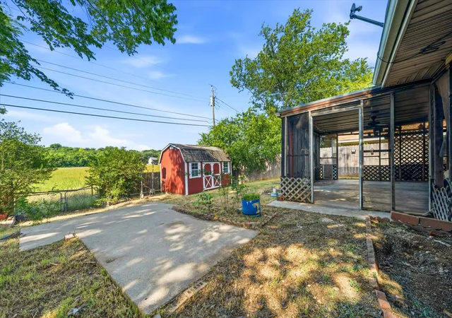 Homes for sale in Hillsboro, TX | 104 Forest Ln, Hillsboro, TX 76645 | MLS# 21259324