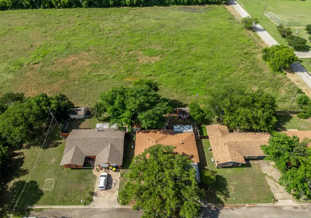 Homes for sale in Hillsboro, TX | 104 Forest Ln, Hillsboro, TX 76645 | MLS# 21259324