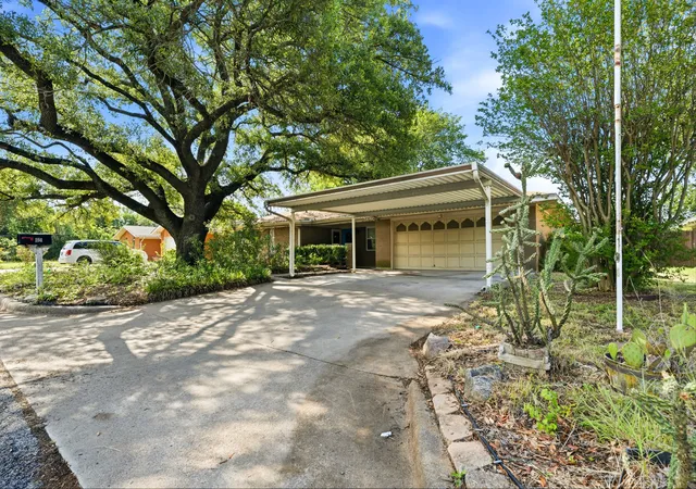Homes for sale in Hillsboro, TX | 104 Forest Ln, Hillsboro, TX 76645 | MLS# 21259324