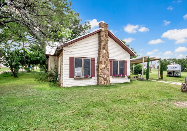 Homes for sale in Jacksboro, TX | 334 N Knox St, Jacksboro, TX 76458 | MLS# 21276927