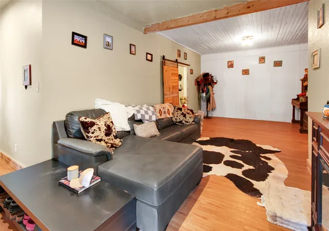 Photo 3 of Single family home for sale at 334 N Knox St, Jacksboro, TX 76458 | MLS# 21276927 | Listing updated on 2026-08-03