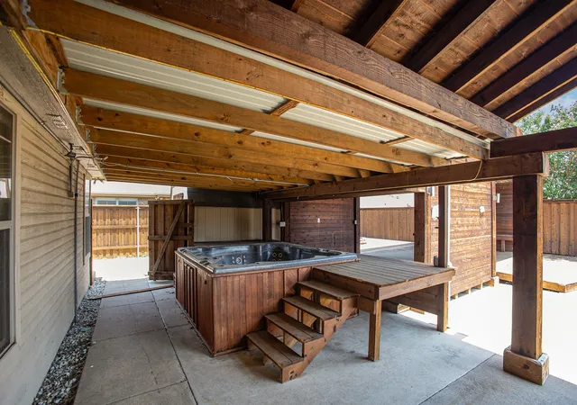 Photo 4 of Single family home for sale at 103 Haymeadow Dr, Crandall, TX 75114 | MLS# 21286893 | Listing updated on 2026-08-05