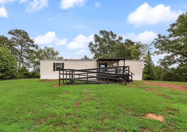 Photo 3 of Manufactured home for sale at 7642 County Road 474 W, Henderson, TX 75654 | MLS# 21285287 | Listing updated on 2026-10-05