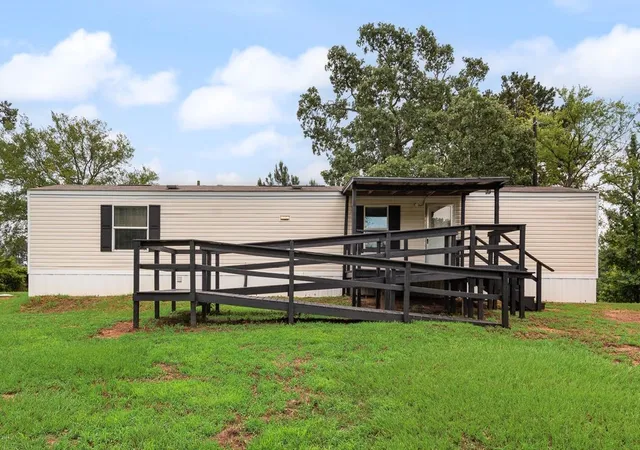 Photo 3 of Manufactured home for sale at 7642 County Road 474 W, Henderson, TX 75654 | MLS# 21285287 | Listing updated on 2026-10-05