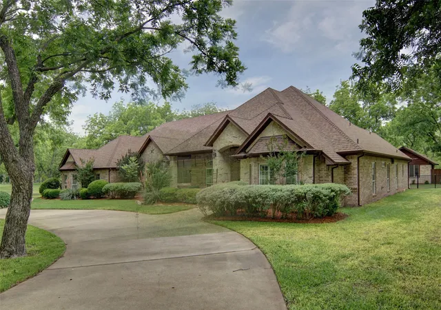 Photo 3 of Single family home for sale at 7402 Hampton Dr, Granbury, TX 76049 | MLS# 21286937 | Listing updated on 2026-09-04