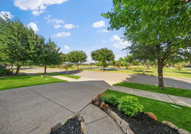 Photo 4 of Sale Pending at 12445 Pleasant Hill Ln, Frisco, TX 75033 | MLS# 21286923 | Listing updated on 2026-07-20