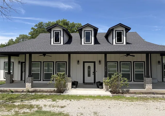 Photo 1 of Single family home for sale at 410 S Wickham St, Alvord, TX 76225 | MLS# 21286859 | Listing updated on 2026-08-22