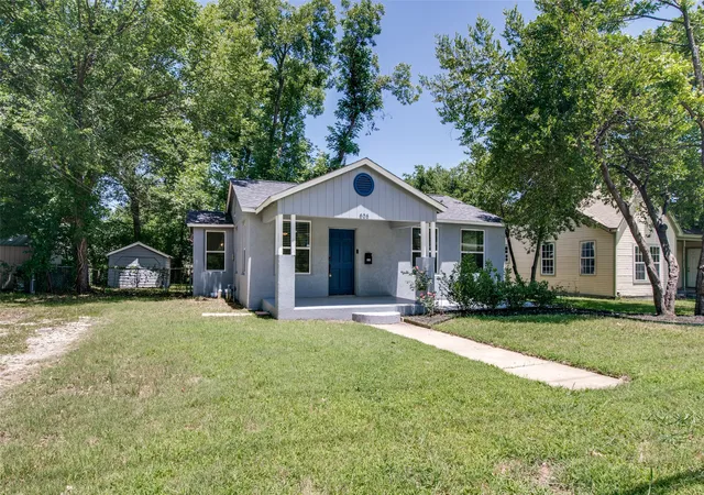 Homes for sale in Terrell, TX | 606 W High St, Terrell, TX 75160 | MLS# 21286958
