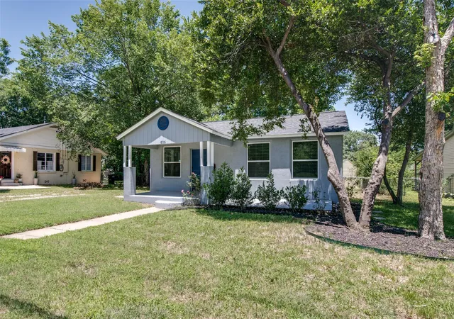 Homes for sale in Terrell, TX | 606 W High St, Terrell, TX 75160 | MLS# 21286958