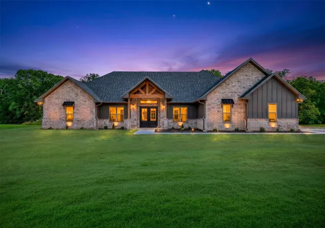 Homes for sale in Blossom, TX | 250 Private Road 45855, Blossom, TX 75416 | MLS# 21263444