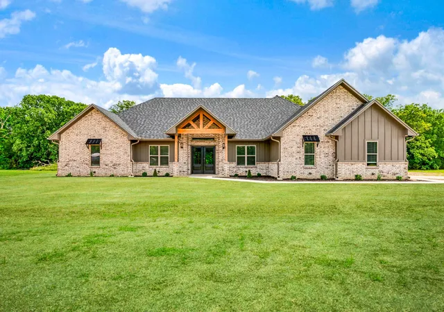 Homes for sale in Blossom, TX | 250 Private Road 45855, Blossom, TX 75416 | MLS# 21263444