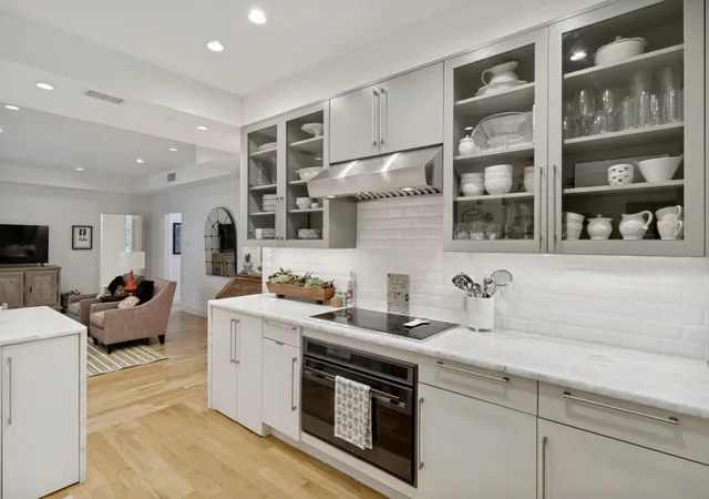 Listing Photo 4 - Condo for sale in building located at 6328 Bandera Ave, Dallas, TX 75225 - Unit #A
